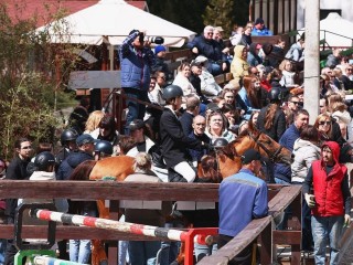 В Подольске прошли соревнования по конкуру в честь Дня Победы