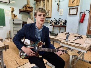 Парень из Раменского делает гитары из дерева лучше магазинных