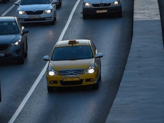 Загруженность дорог Подмосковья вечером 15 мая достигла шести баллов