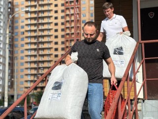 Три партии гуманитарной помощи передали на фронт из Подольска