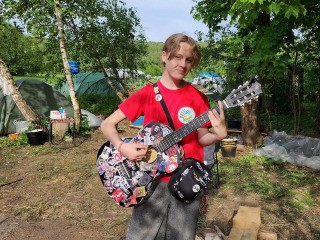 Луховицкие школьники встречают лето на природе с палатками