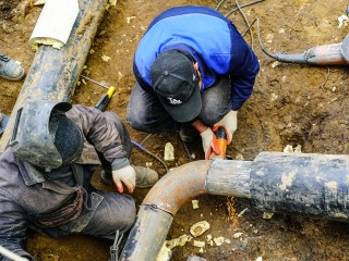 Теплосети на улице Родионова модернизируют для большей надежности
