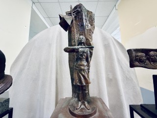 Обломки самолетов, находки поисковиков, семейные реликвии: в Гжели открылась выставка к 80-летию Победы