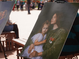 В Павловском Посаде состоялась фотовыставка «Семья героя»