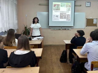 Школьники Протвина узнали о редких профессиях на уроке «Война у каждого своя»