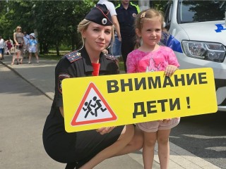 Лето на пороге: в Долгопрудном учат детей не попадать под колеса