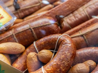 В Подмосковье вырос спрос на сырокопченые колбасы