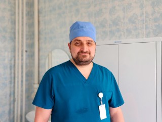 Хирург с большим опытом Давид Ованесян приступил к работе в Солнечногорске