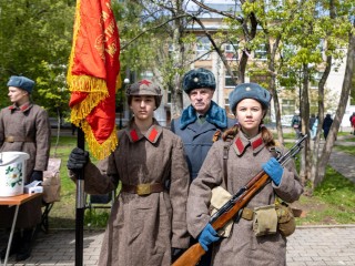 Лыткаринцев поздравили с Днем Великой Победы