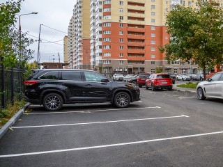 Водителю, который припарковал авто на тротуаре в Лосино-Петровском, грозит штраф