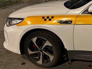 Водитель такси попал в ДТП около ТЦ «Юность» в Дмитрове