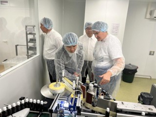 Делегация из Китая посетила балашихинское предприятие «Ретиноиды»
