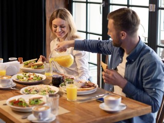 Казаречче со сморчками, салат с манго и креветками: новое меню для гурманов презентуют рестораны Подмосковья