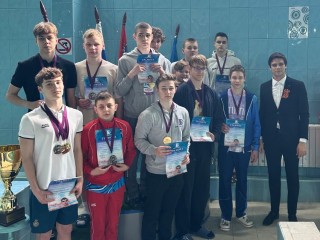 Олимпийский чемпион вручил дмитровчанам медали и кубки