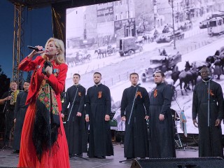 Истра отметила День Победы кинопоказом, угощениями и ярким концертом