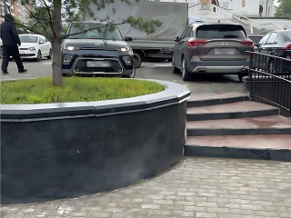 В Реутове отремонтировали ступени, ведущие к Троицкому храму