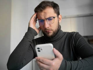 Мошенники начали обманывать жителей с записью на прием к врачу