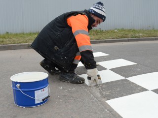 Разметку на пешеходных переходах в Звездном городке обновят холодным пластиком
