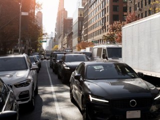 Премиальные автомобили, которые продаются в Клину