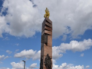 К 80-летию Победы в Званове открыли стелу «Населенный пункт воинской доблести»