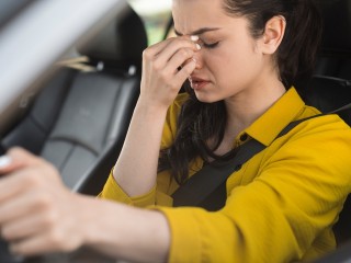 Автоэксперт посоветовал выезжать в дальние поездки по утрам, чтобы не уснуть