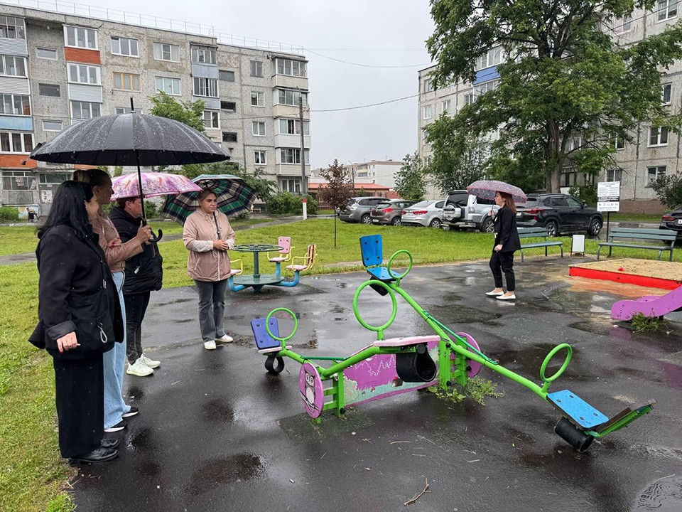 В Павловском Посаде и Электрогорске провели проверку состояния дворов и общественных мест