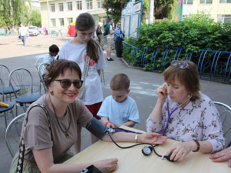 Луховицкие врачи научили жителей спасать жизнь и измерять давление