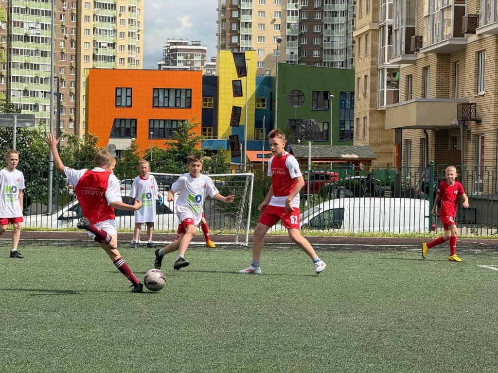 Фестиваль детского спорта прошел в Люберцах в честь Дня России и Дня футбола