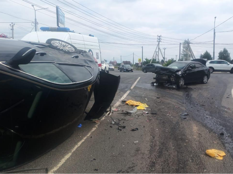 Подмосковные пожарные предотвратили возгорание в результате ДТП под Наро-Фоминском