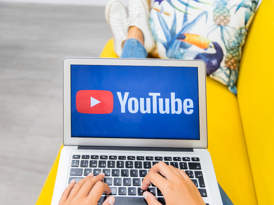 Программист Смирнов объяснил, почему YouTube в России заработал без VPN