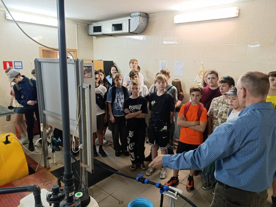 На базе Подольского водоканала пошла экскурсия для школьников