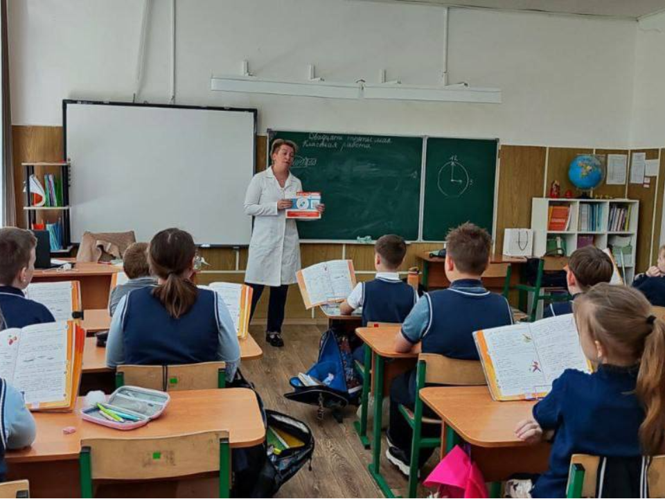 Подмосковные ветеринары провели уроки для школьников