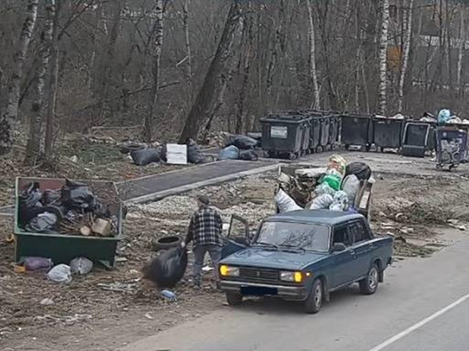 Водители заплатят ₽170 тыс. за незаконный вывоз мусора в Истре