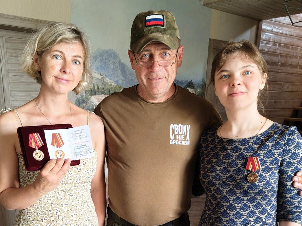 Студентка из Сергиева Посада получила медаль за помощь бойцам СВО