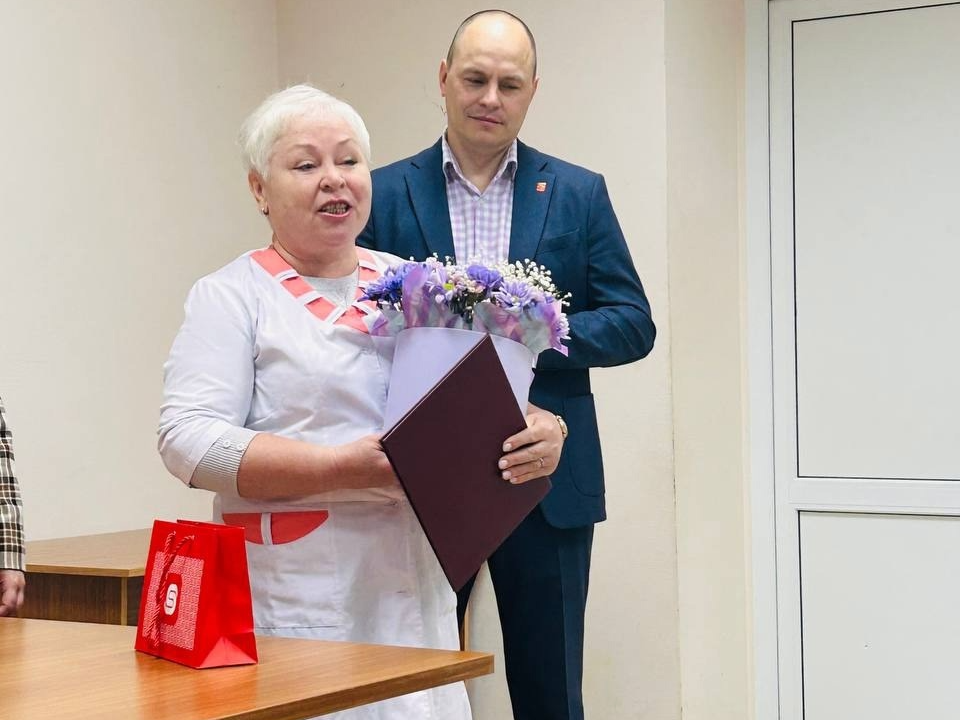 Известного в Наро-Фоминске детского кардиолога проводили на заслуженный отдых