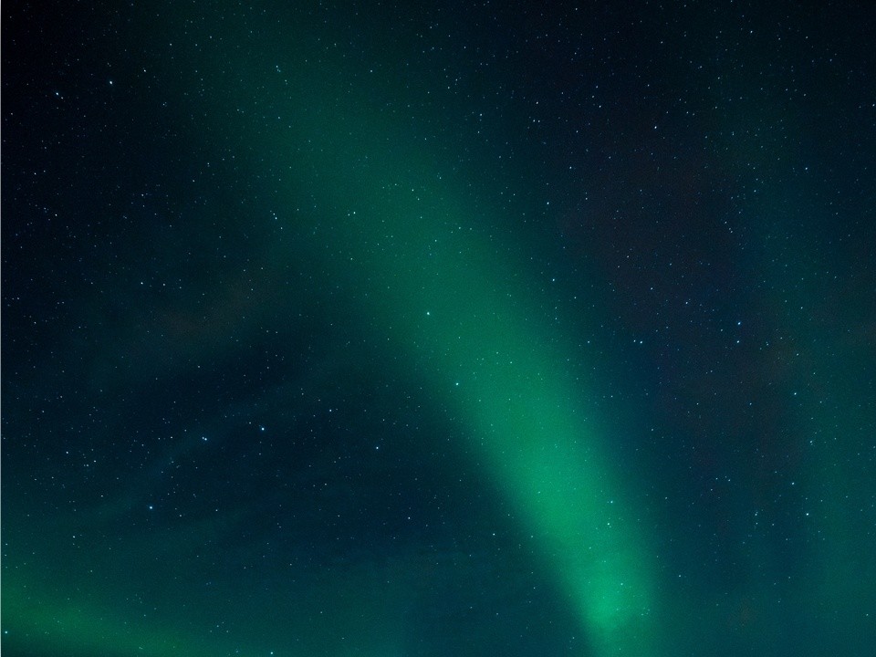 Жителей Московского региона предупредили о возможном полярном сиянии ночью 2 июня