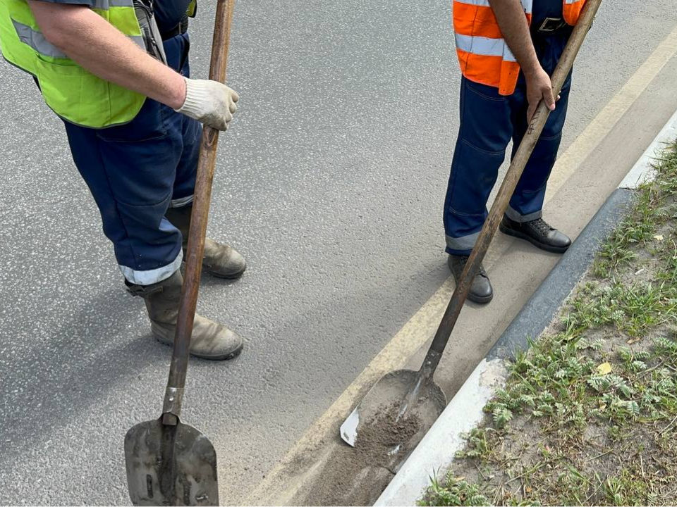 Во дворах по улицам Гарнаева, Чкалова и Маяковского устранят замечания по уборке мусора