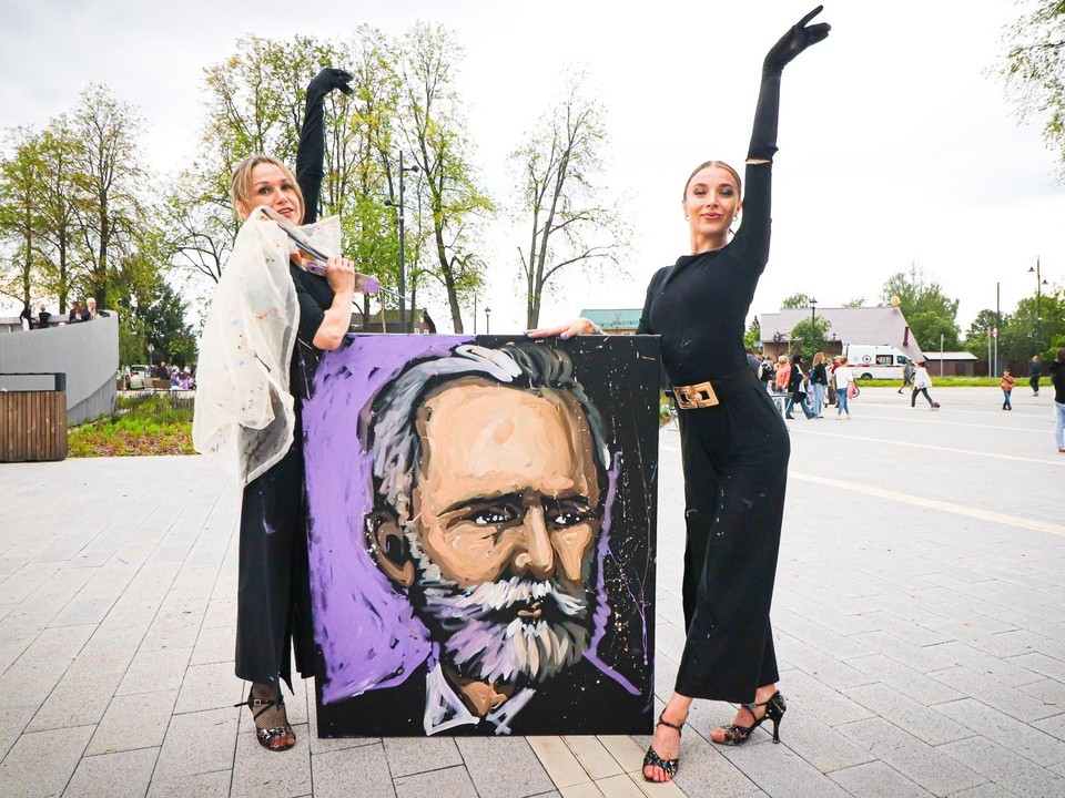 Чайковского вверх тормашками нарисовали на фестивале в Клину