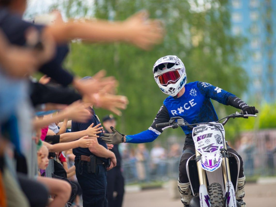 Более 3,5 тыс. зрителей увидели мотофристайл FMX13 в Лобне
