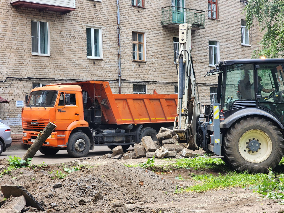 Во дворе на Советской улице увеличат парковку и сделают пешеходные дорожки