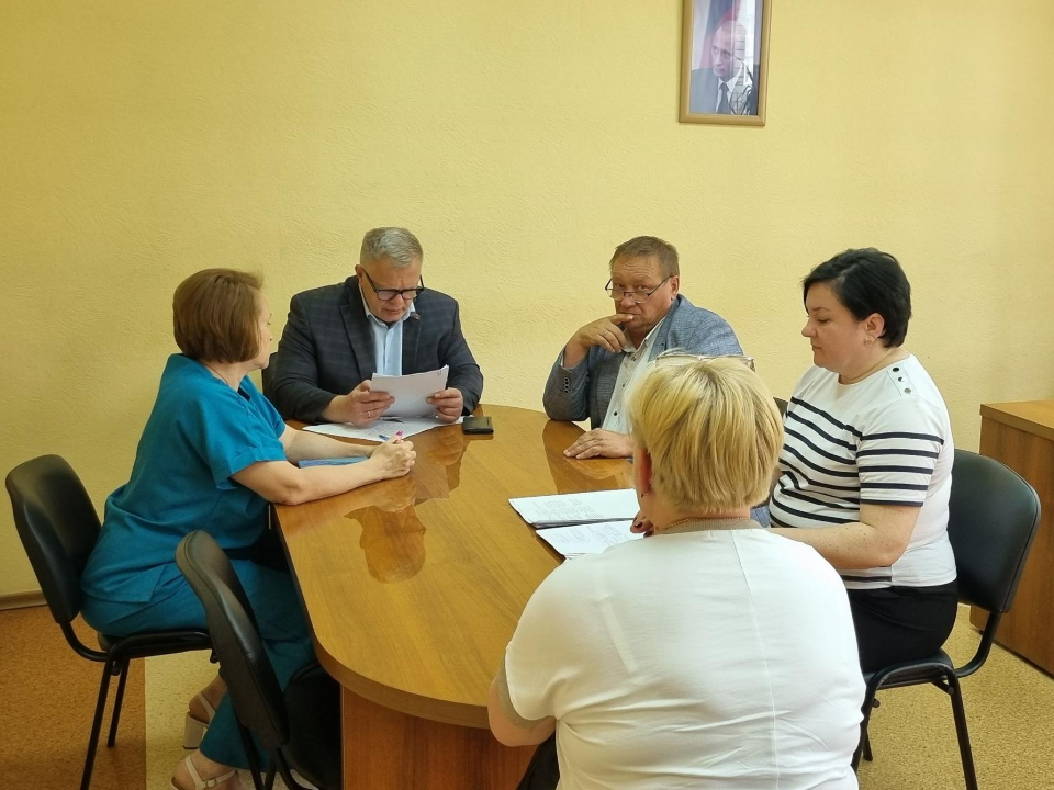 Зампред Мособлдумы провел прием граждан в Домодедове