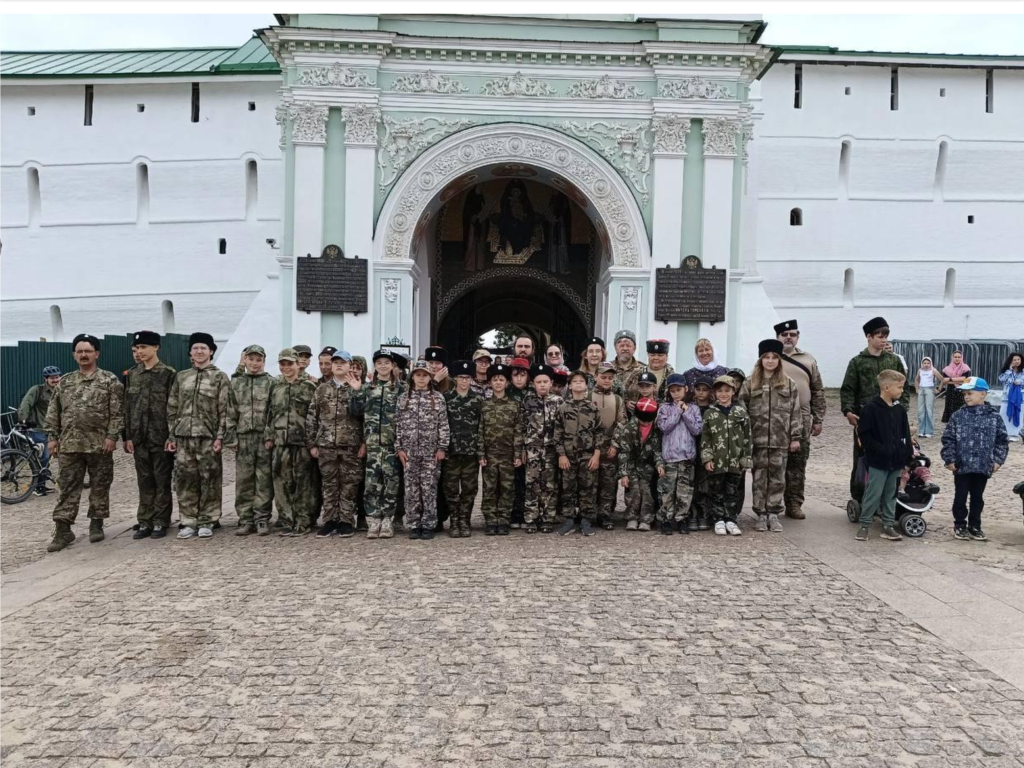 На две недели 40 подрастающих жителей Богородского погрузились в казачий быт