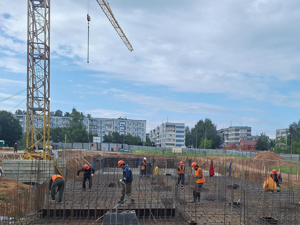В Талдоме заложили фундамент дома для переселенцев из аварийного жилья
