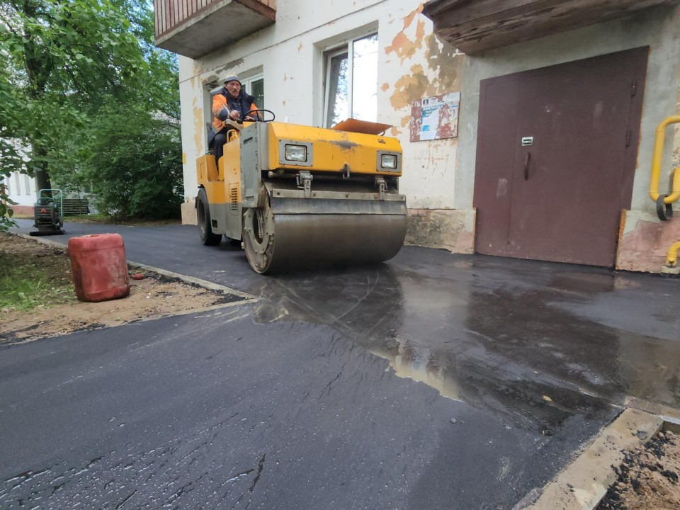 В Волоколамске обновили асфальт и тротуары на Садовой улице