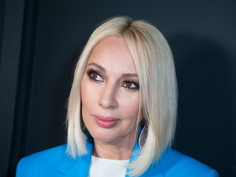 «Позвонила грозная женщина Ирина»: ведущую Кудрявцеву атаковали мошенники