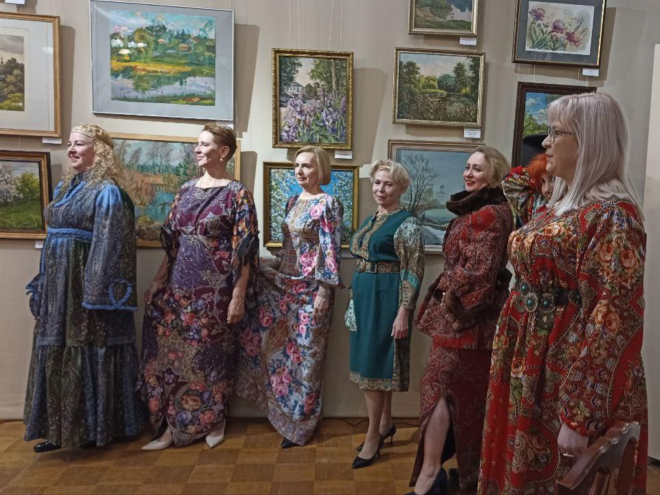 Уникальную коллекцию одежды представили известные модельеры в Павловском Посаде