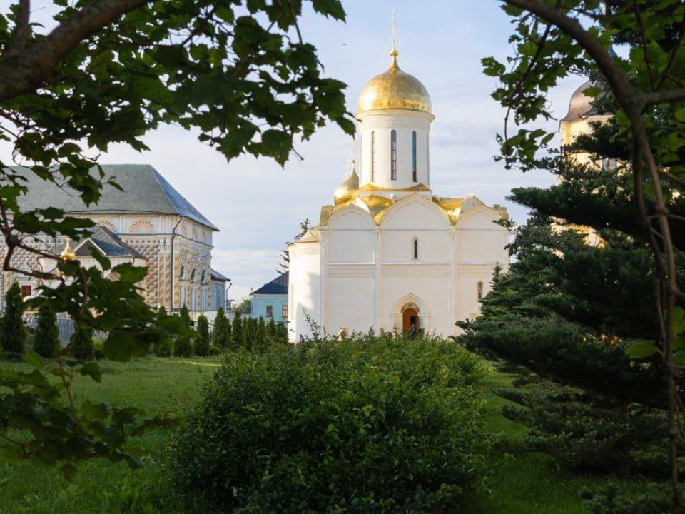 Спустя век икона Троица Андрея Рублева снова объединила верующих