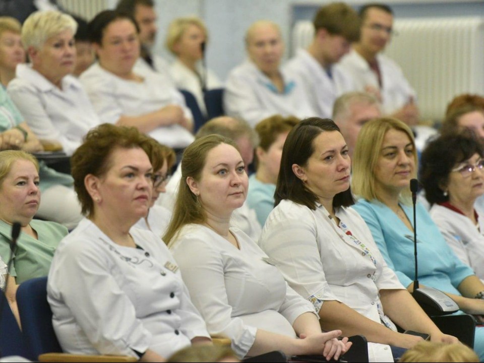 Сотрудников онкодиспансера  в Балашихе поздравили с Днем медицинского работника