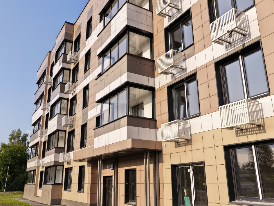 В Подмосковье новые квартиры вручили жителям аварийных домов