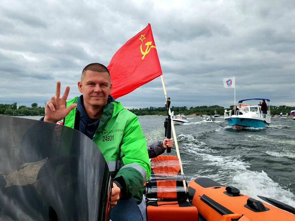 «Мальдивы» и «Гавайи» стали свидетелями красочного парада маломерных судов под Серпуховом